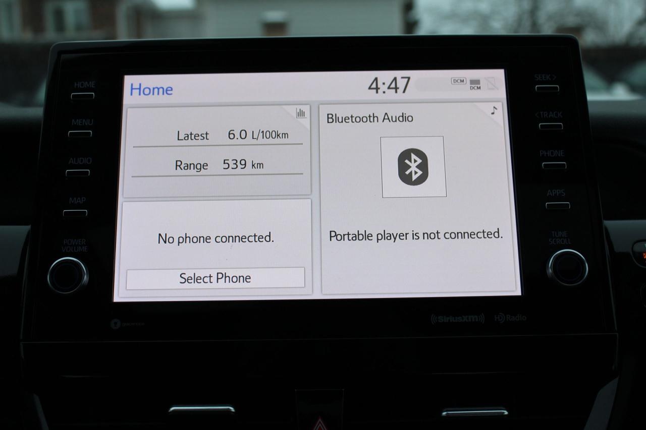 2024 Toyota Camry HYBRID SE Photo