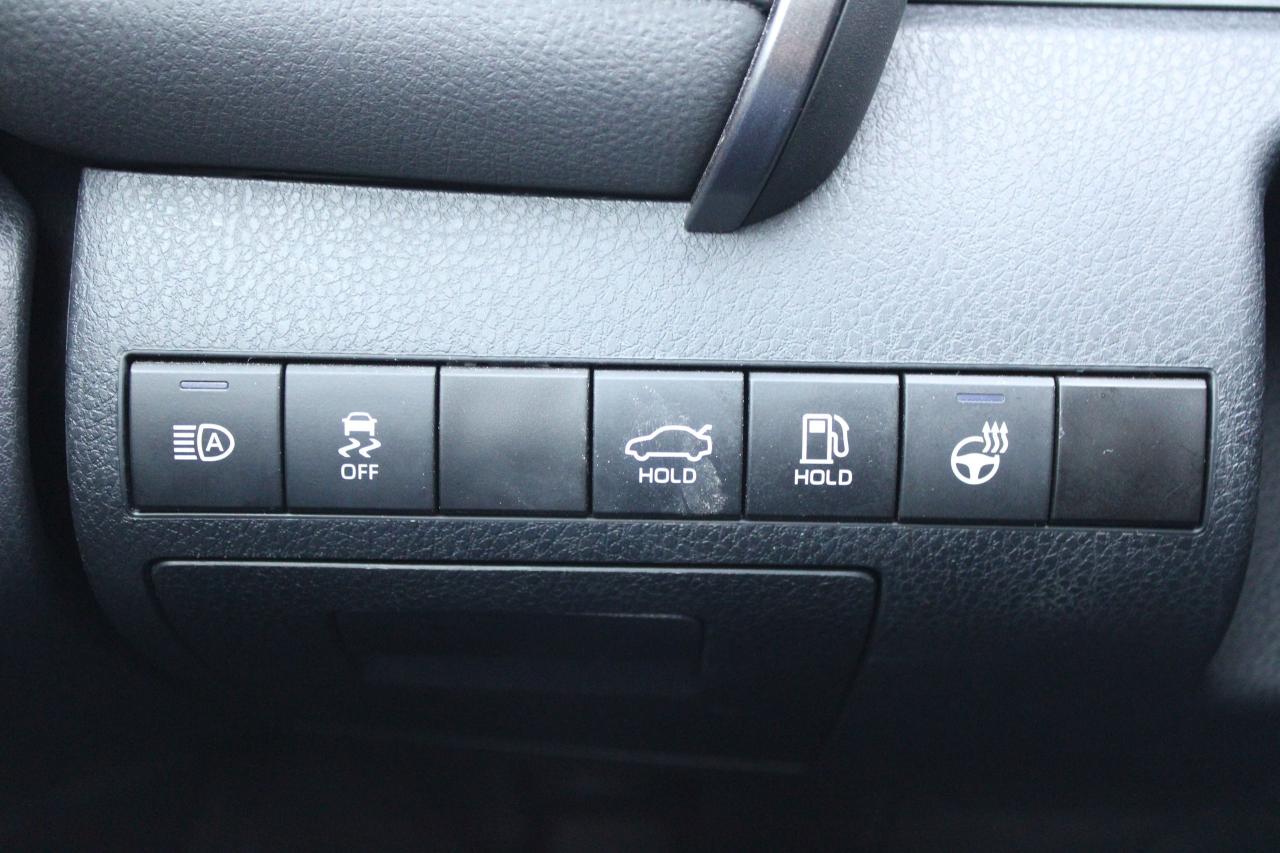 2024 Toyota Camry HYBRID SE Photo