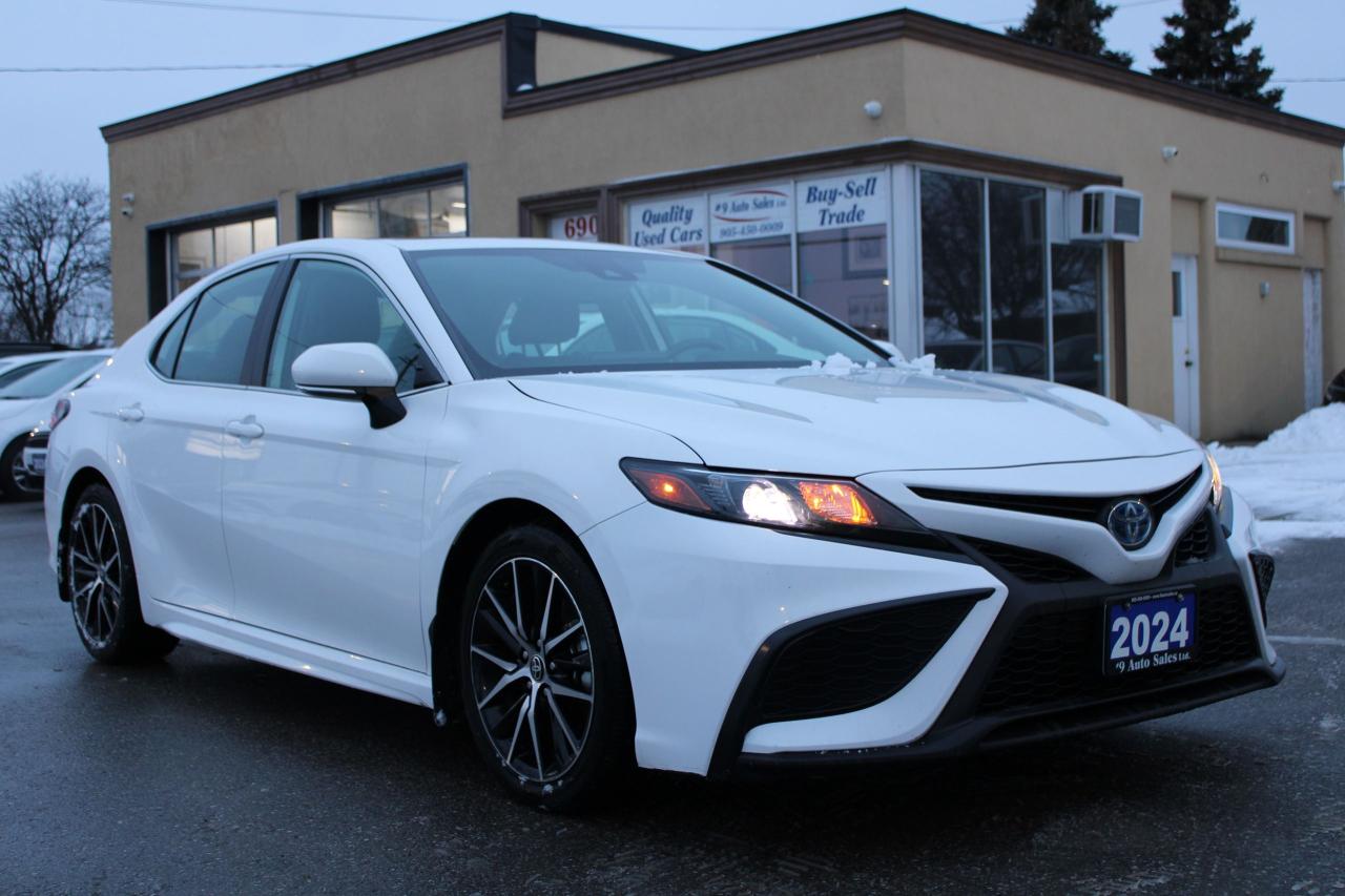 2024 Toyota Camry HYBRID SE Photo0