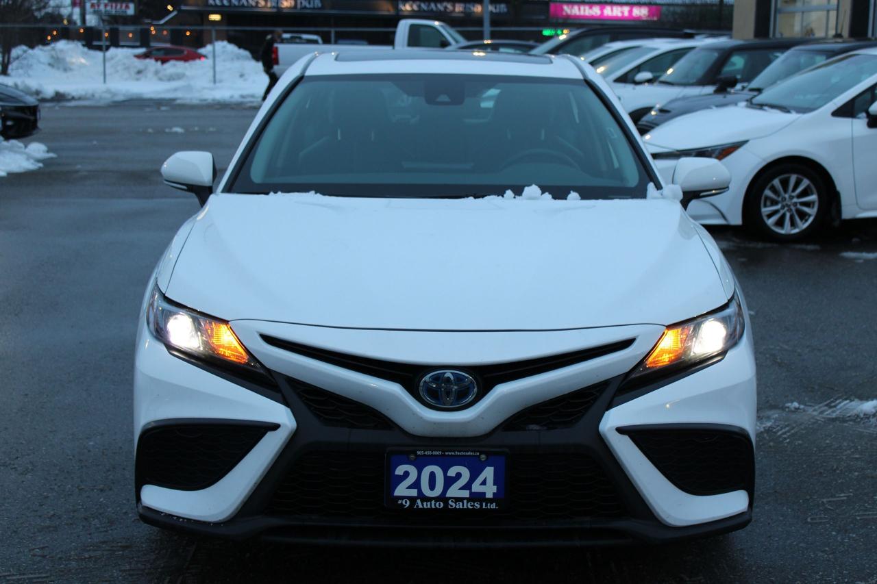 2024 Toyota Camry HYBRID SE Photo