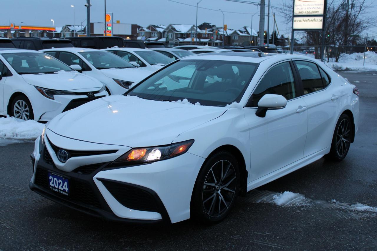 2024 Toyota Camry HYBRID SE Photo2