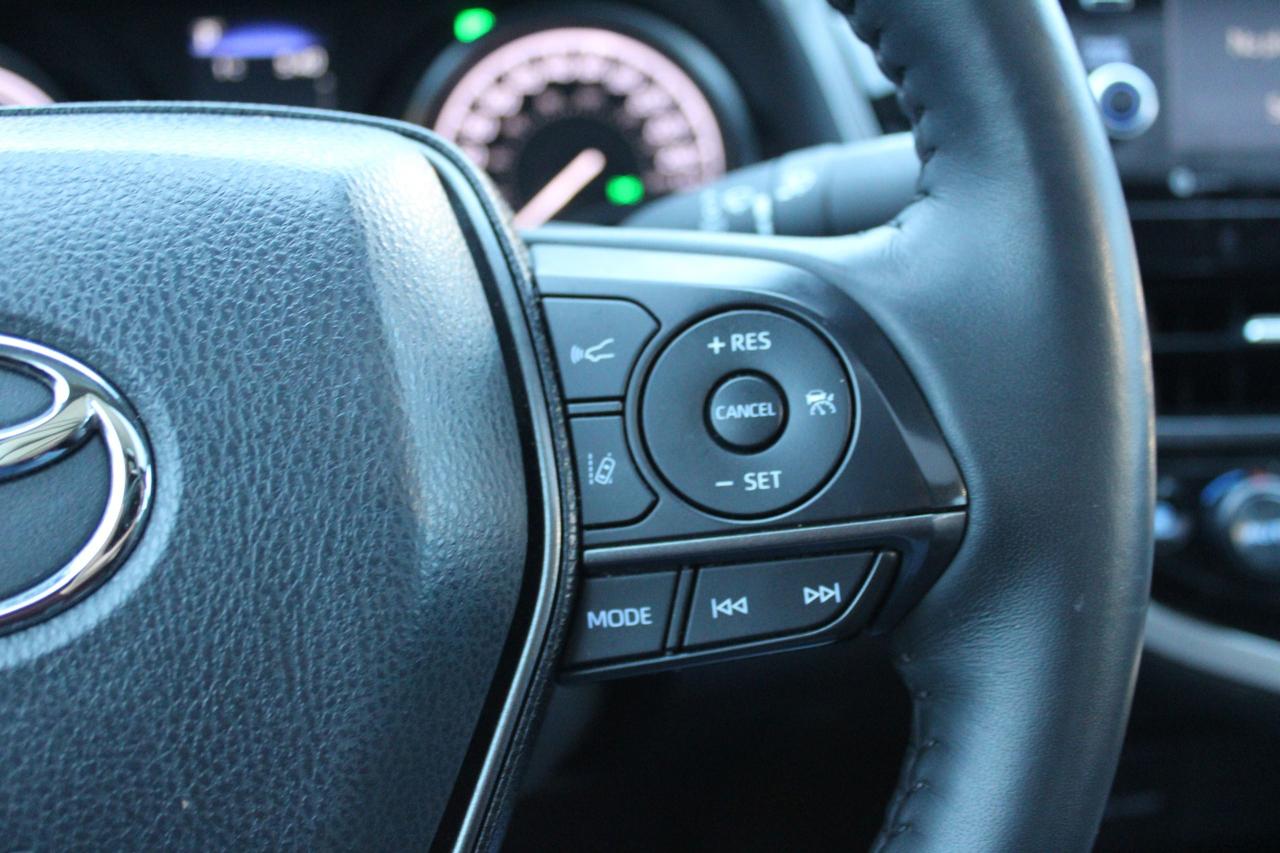 2024 Toyota Camry HYBRID SE Photo