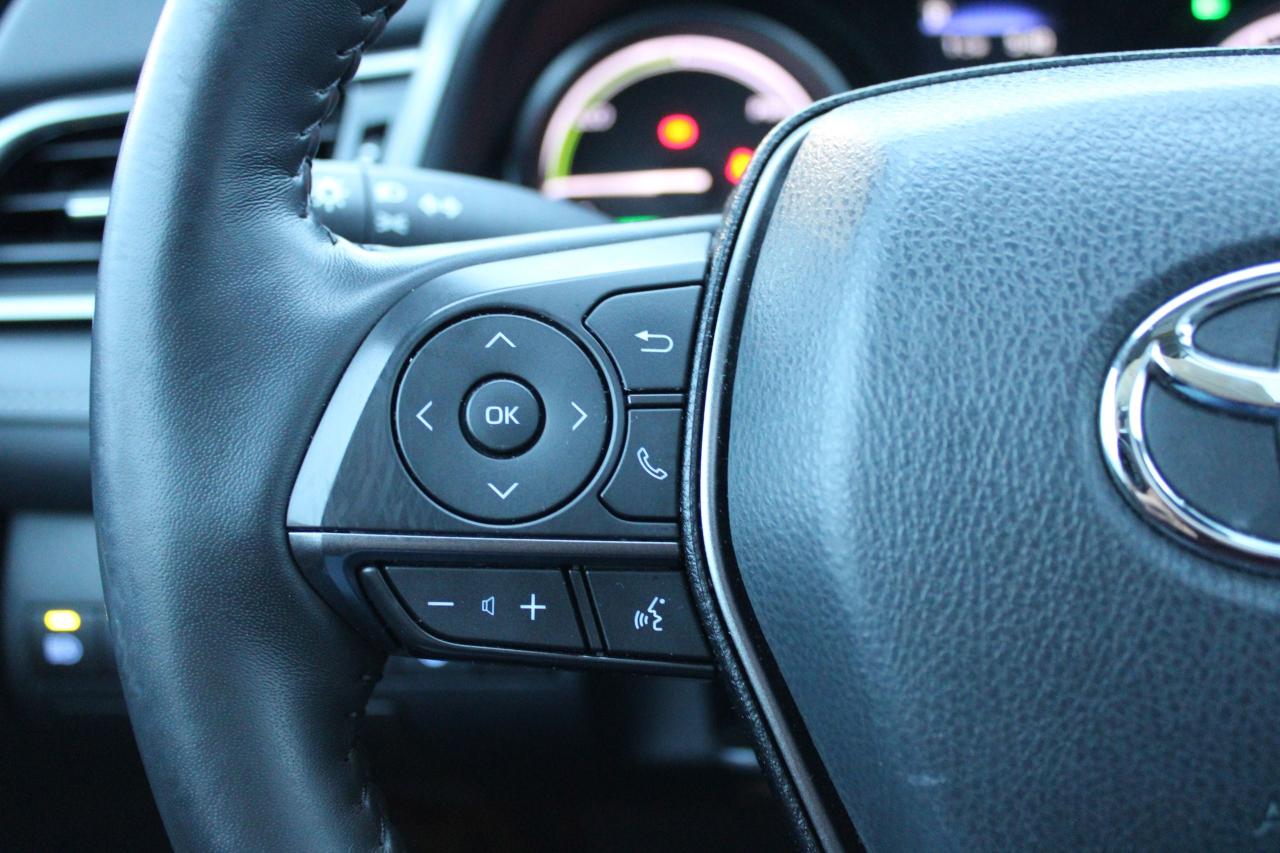 2024 Toyota Camry HYBRID SE Photo