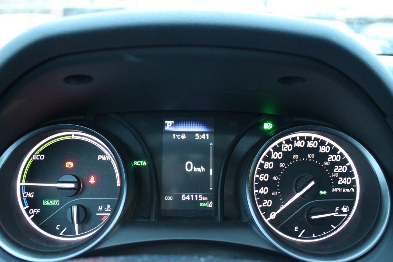 2024 Toyota Camry HYBRID SE Photo