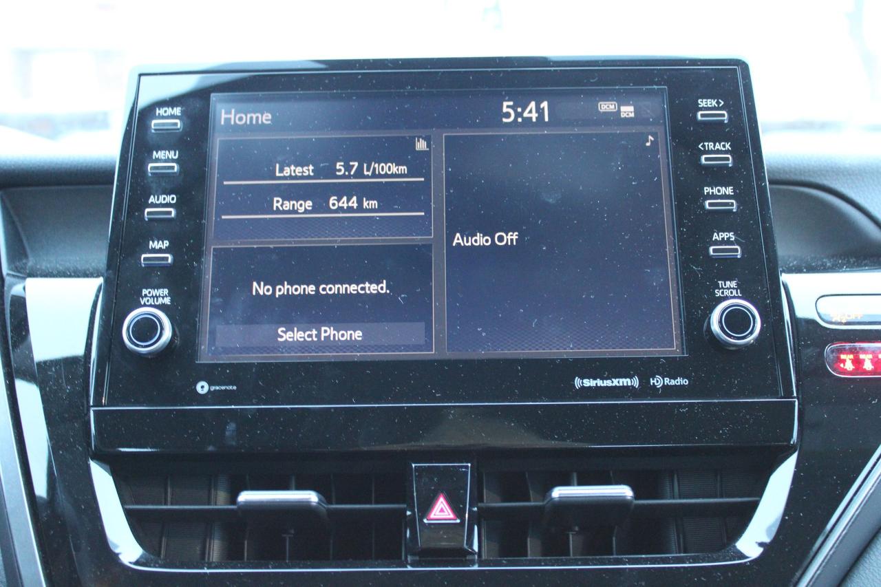 2024 Toyota Camry HYBRID SE Photo