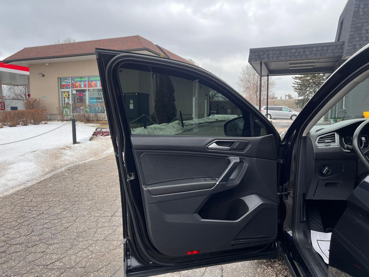 2018 Volkswagen Tiguan SEL 4MOTION NO ACCIDENTS 7SEATER BLINDSPOT CARPLAY Photo