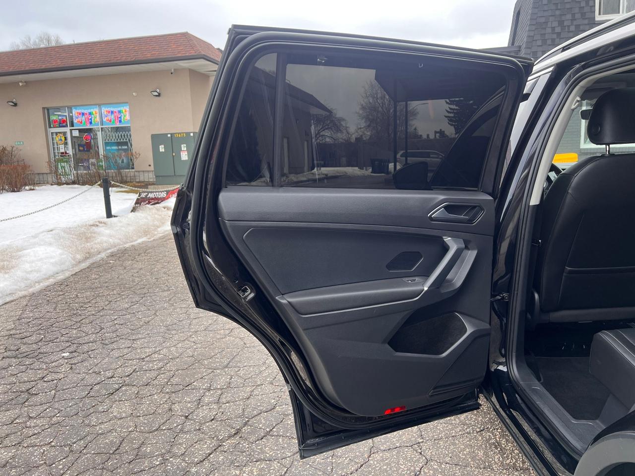 2018 Volkswagen Tiguan SEL 4MOTION NO ACCIDENTS 7SEATER BLINDSPOT CARPLAY Photo