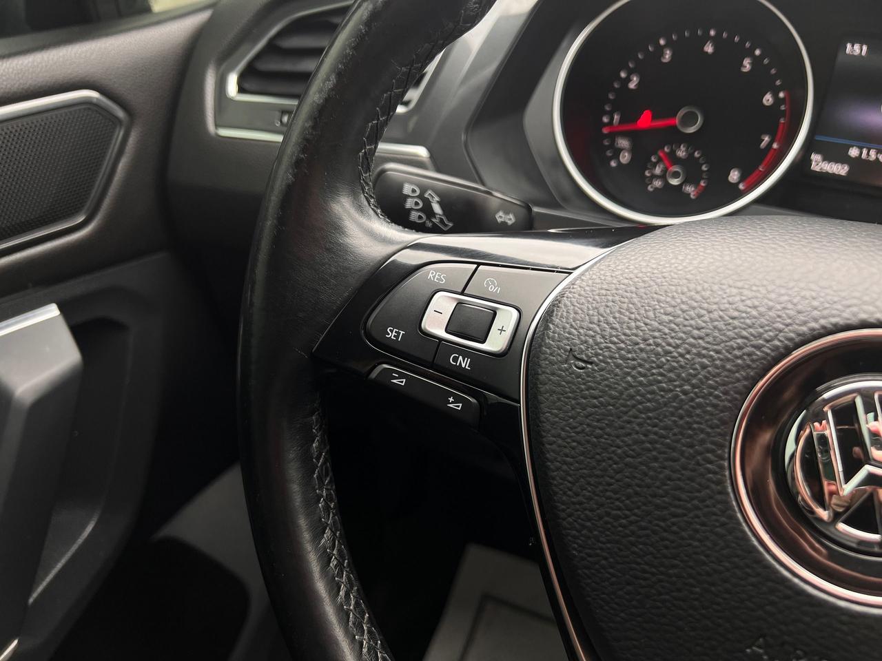 2018 Volkswagen Tiguan SEL 4MOTION NO ACCIDENTS 7SEATER BLINDSPOT CARPLAY Photo