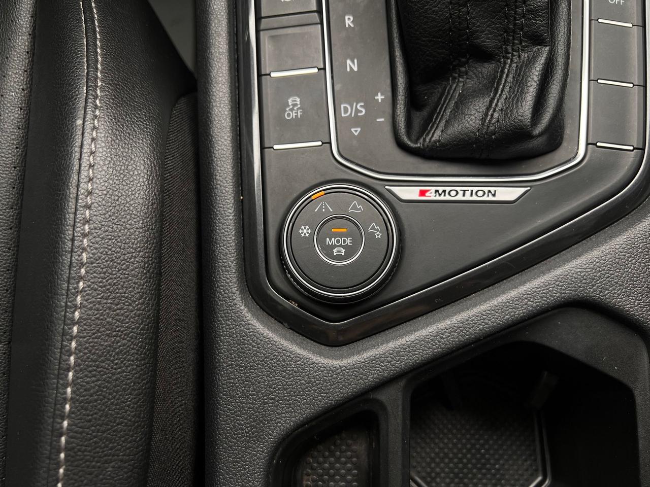 2018 Volkswagen Tiguan SEL 4MOTION NO ACCIDENTS 7SEATER BLINDSPOT CARPLAY Photo