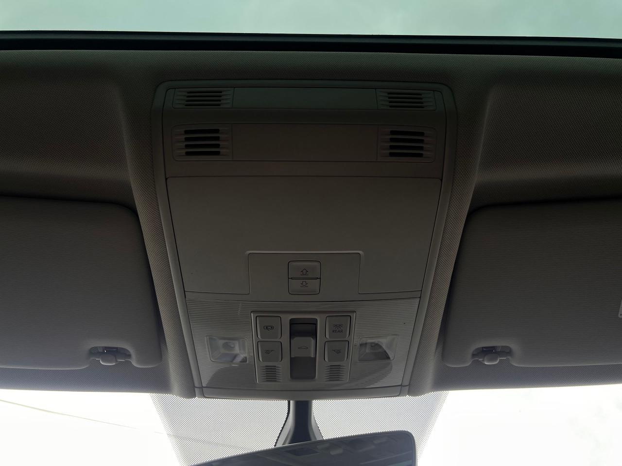 2018 Volkswagen Tiguan SEL 4MOTION NO ACCIDENTS 7SEATER BLINDSPOT CARPLAY Photo