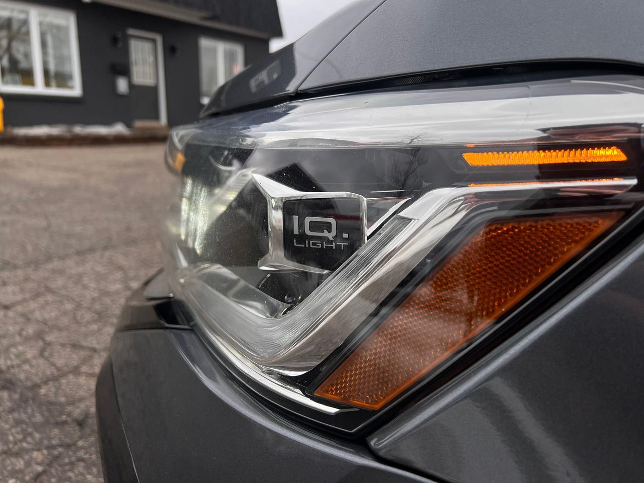 2023 Volkswagen Taos SEL 4MOTION NO ACCIDENTS FULLY LOADED Photo