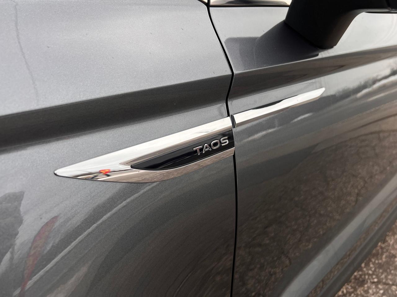 2023 Volkswagen Taos SEL 4MOTION NO ACCIDENTS FULLY LOADED Photo