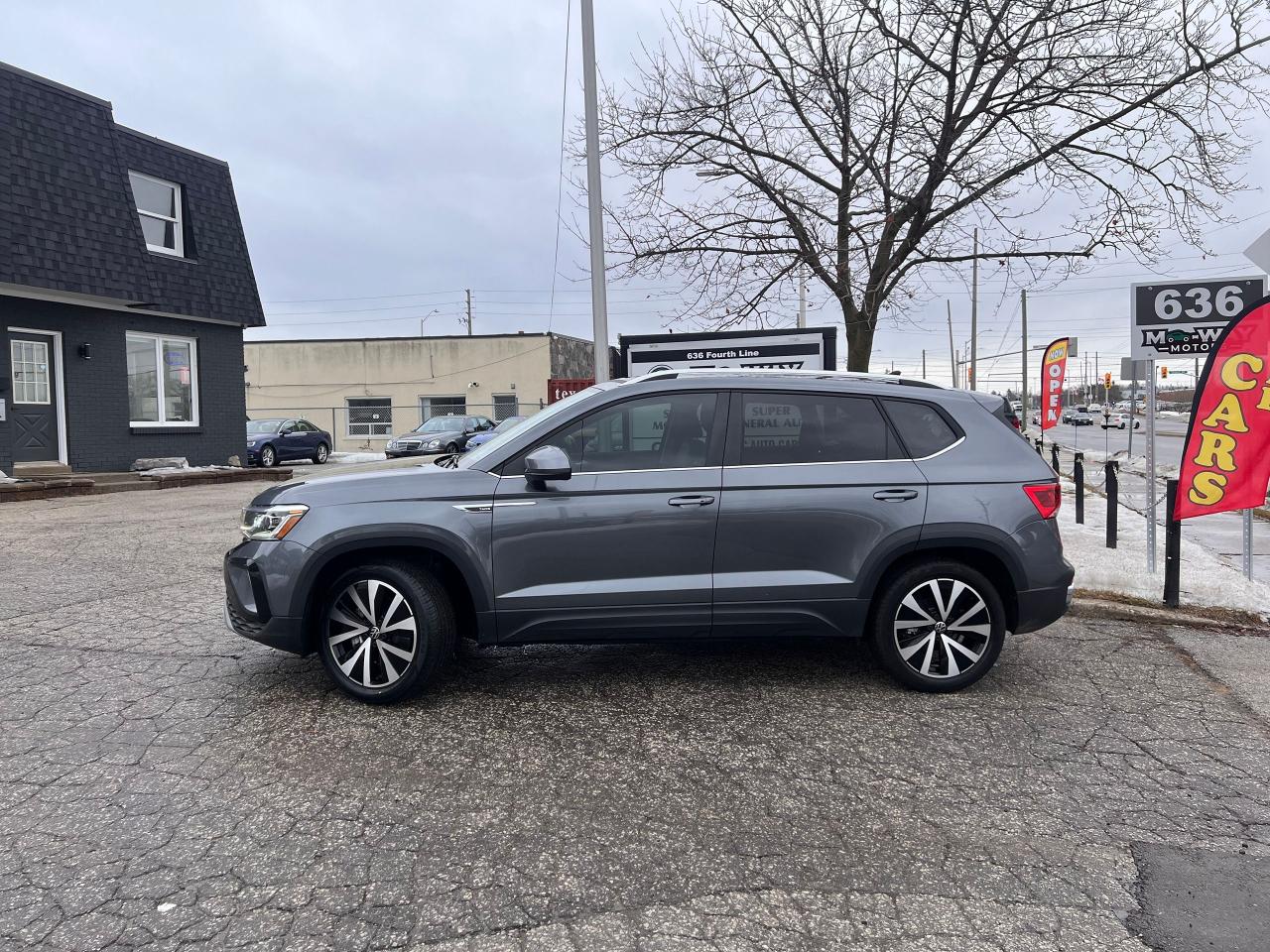 2023 Volkswagen Taos SEL 4MOTION NO ACCIDENTS FULLY LOADED Photo