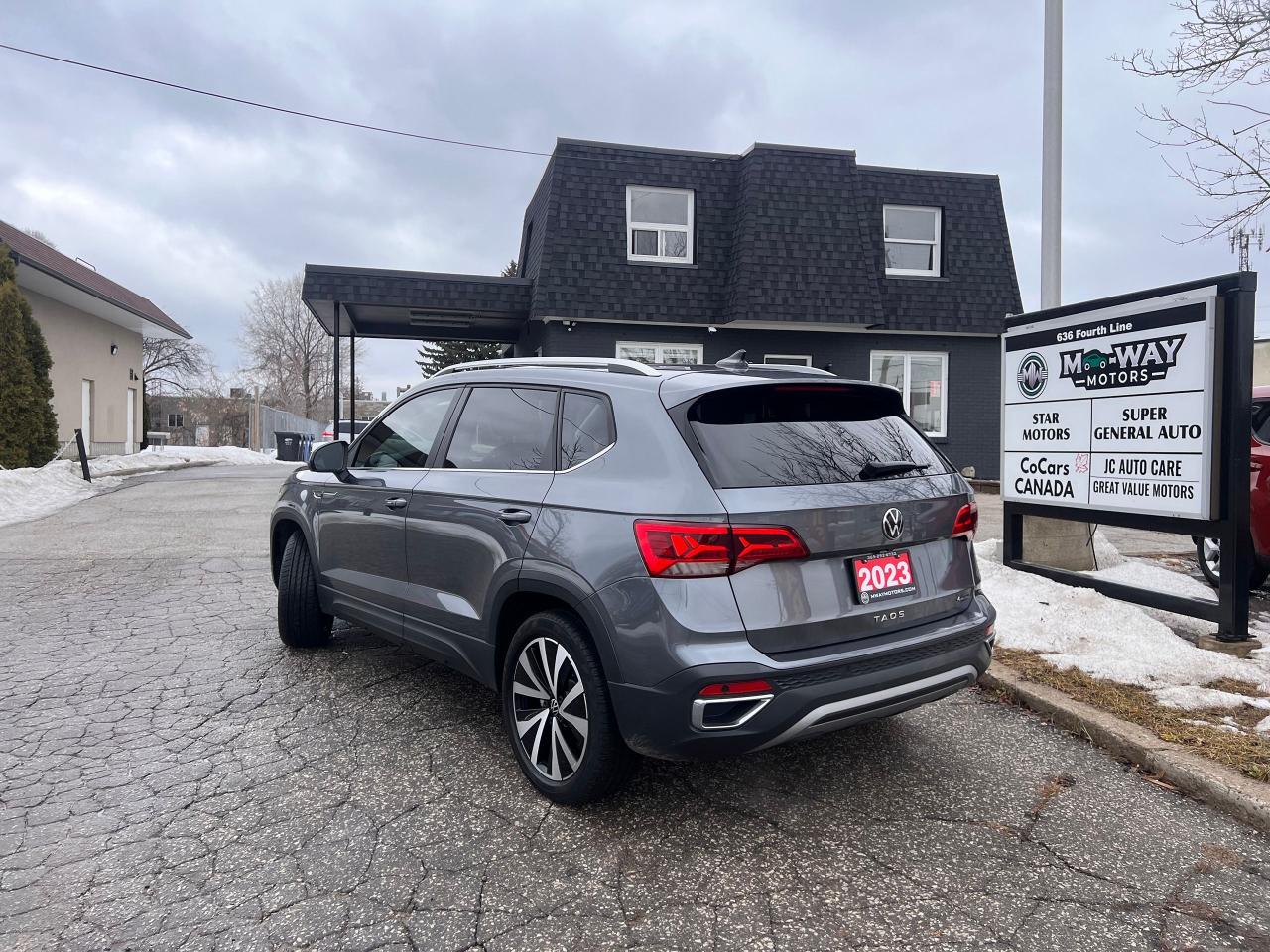 2023 Volkswagen Taos SEL 4MOTION NO ACCIDENTS FULLY LOADED Photo