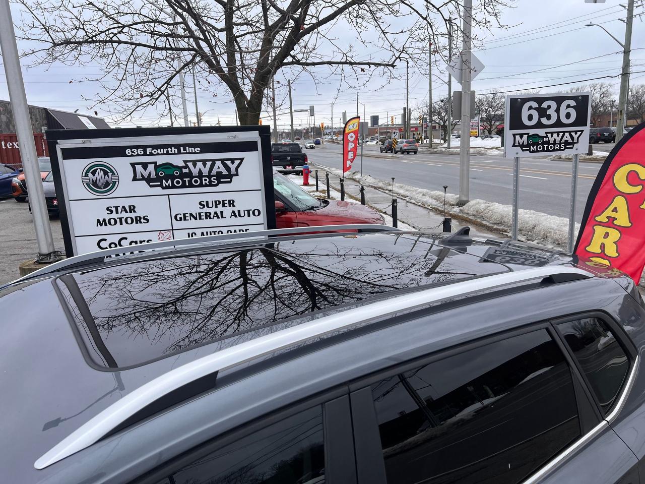 2023 Volkswagen Taos SEL 4MOTION NO ACCIDENTS FULLY LOADED Photo