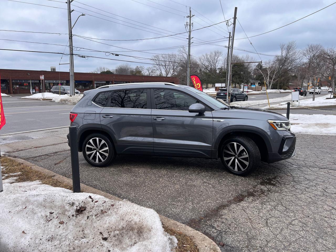 2023 Volkswagen Taos SEL 4MOTION NO ACCIDENTS FULLY LOADED Photo