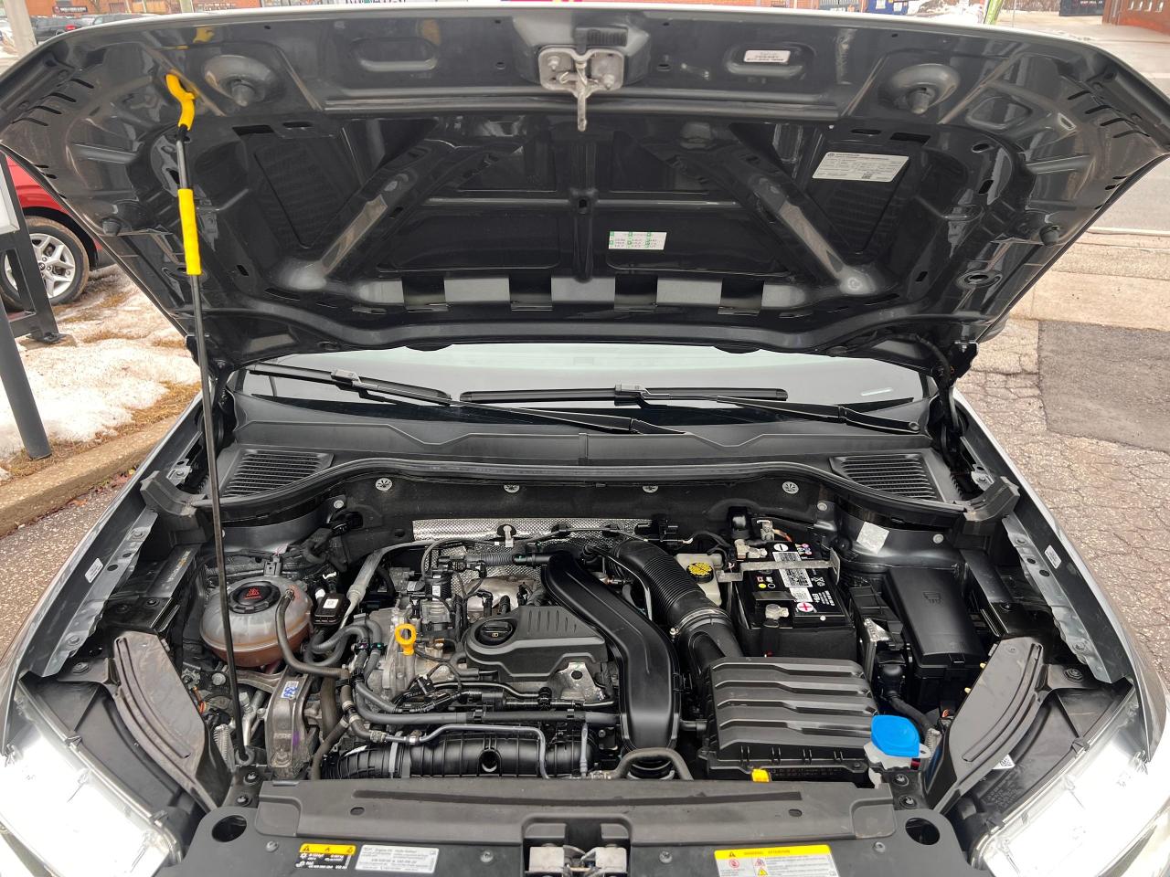 2023 Volkswagen Taos SEL 4MOTION NO ACCIDENTS FULLY LOADED Photo