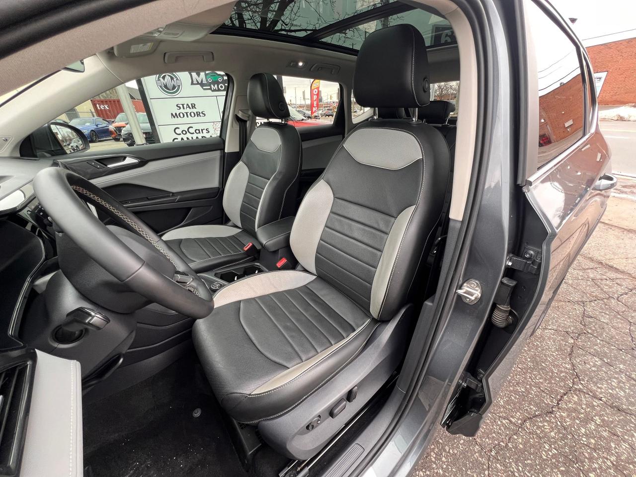 2023 Volkswagen Taos SEL 4MOTION NO ACCIDENTS FULLY LOADED Photo