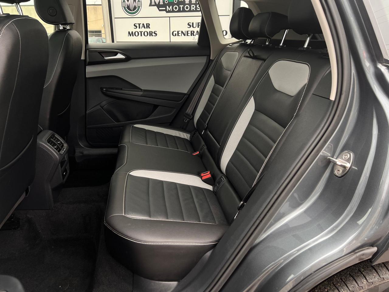 2023 Volkswagen Taos SEL 4MOTION NO ACCIDENTS FULLY LOADED Photo