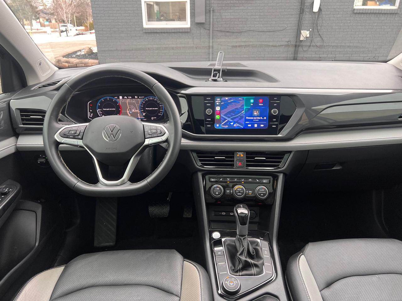 2023 Volkswagen Taos SEL 4MOTION NO ACCIDENTS FULLY LOADED Photo