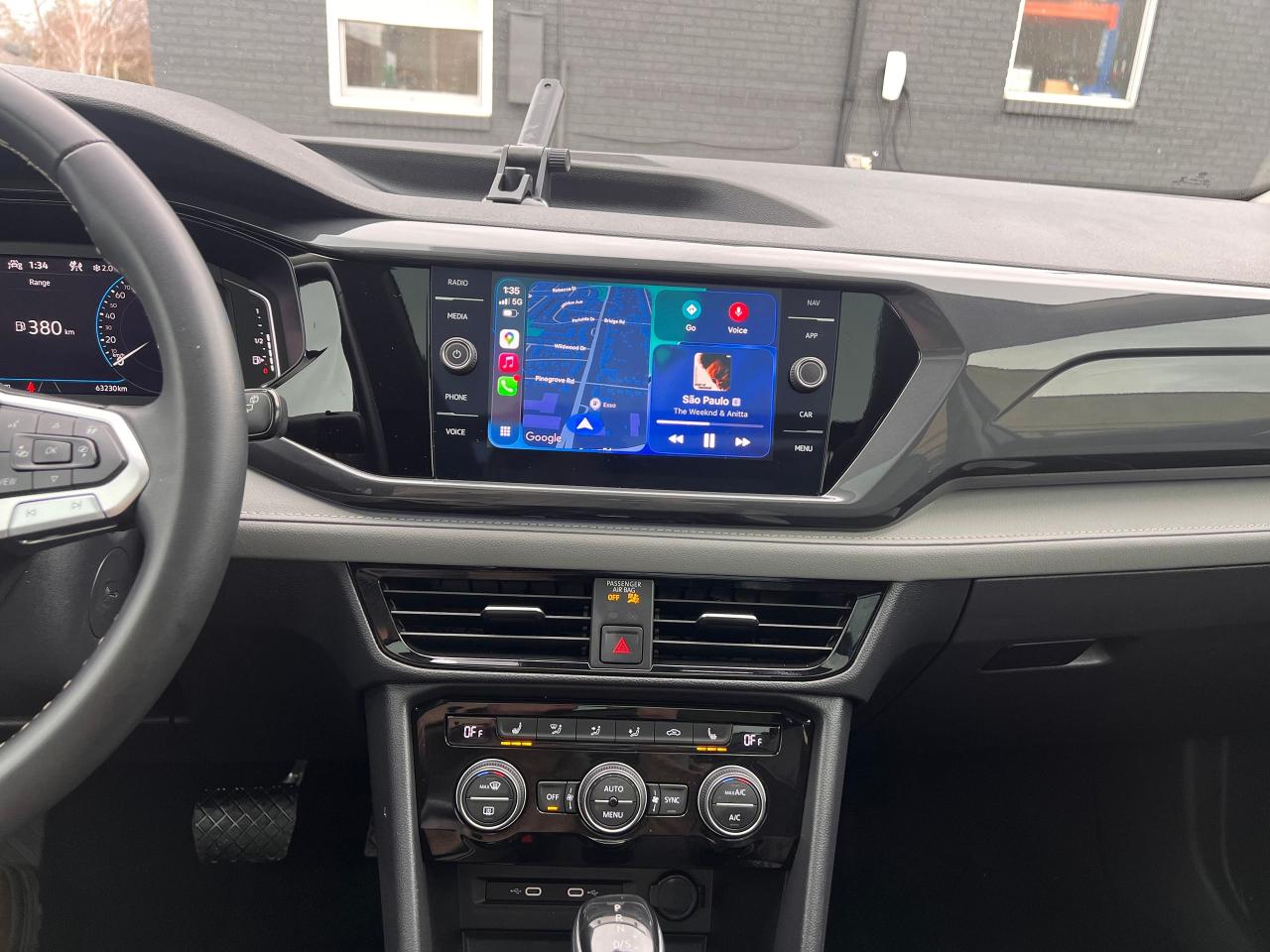 2023 Volkswagen Taos SEL 4MOTION NO ACCIDENTS FULLY LOADED Photo