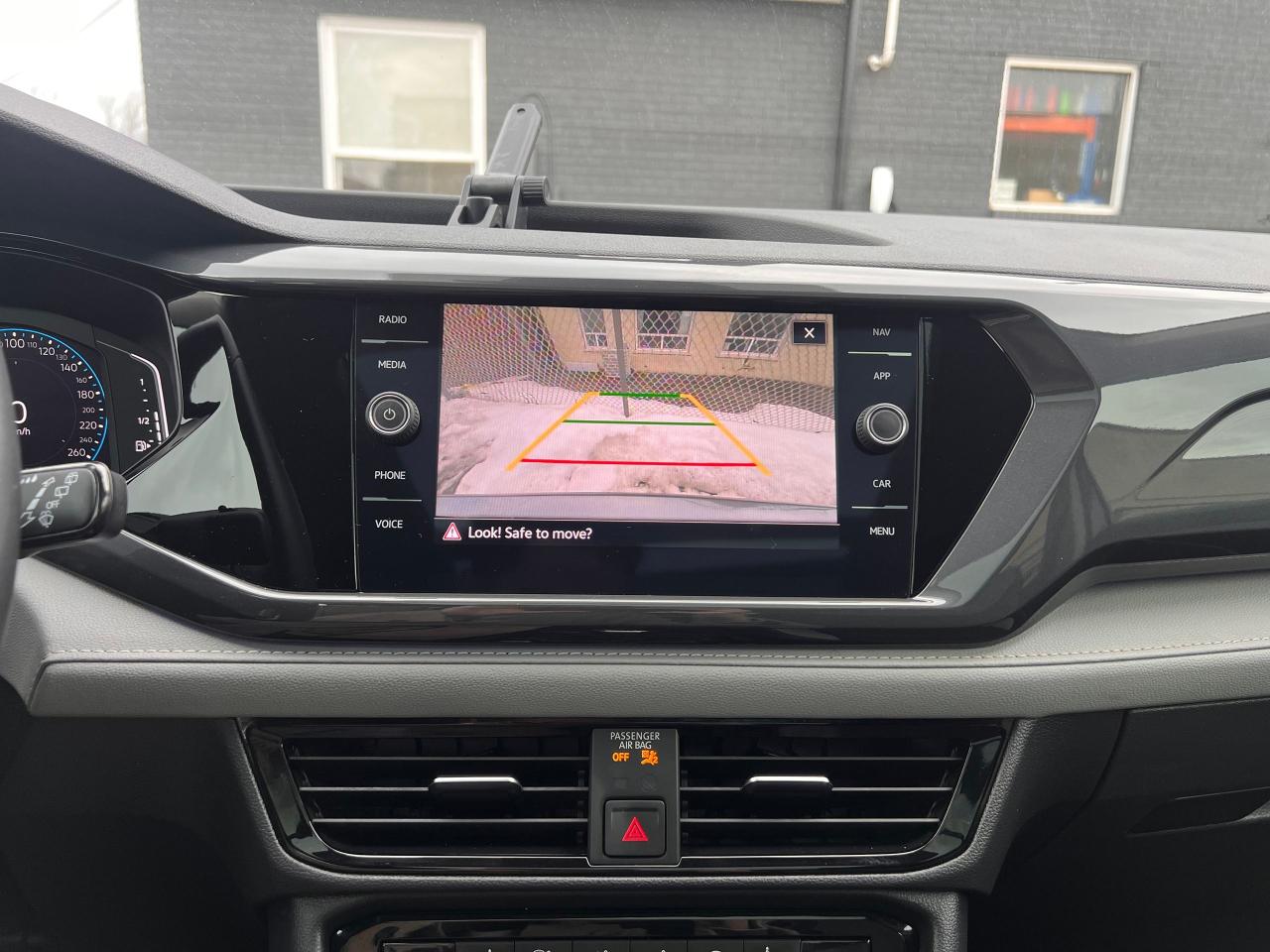 2023 Volkswagen Taos SEL 4MOTION NO ACCIDENTS FULLY LOADED Photo