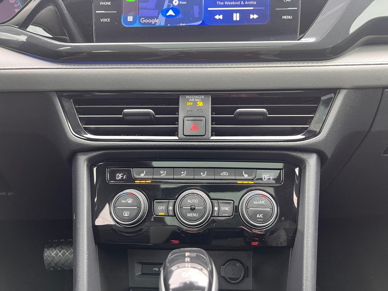 2023 Volkswagen Taos SEL 4MOTION NO ACCIDENTS FULLY LOADED Photo