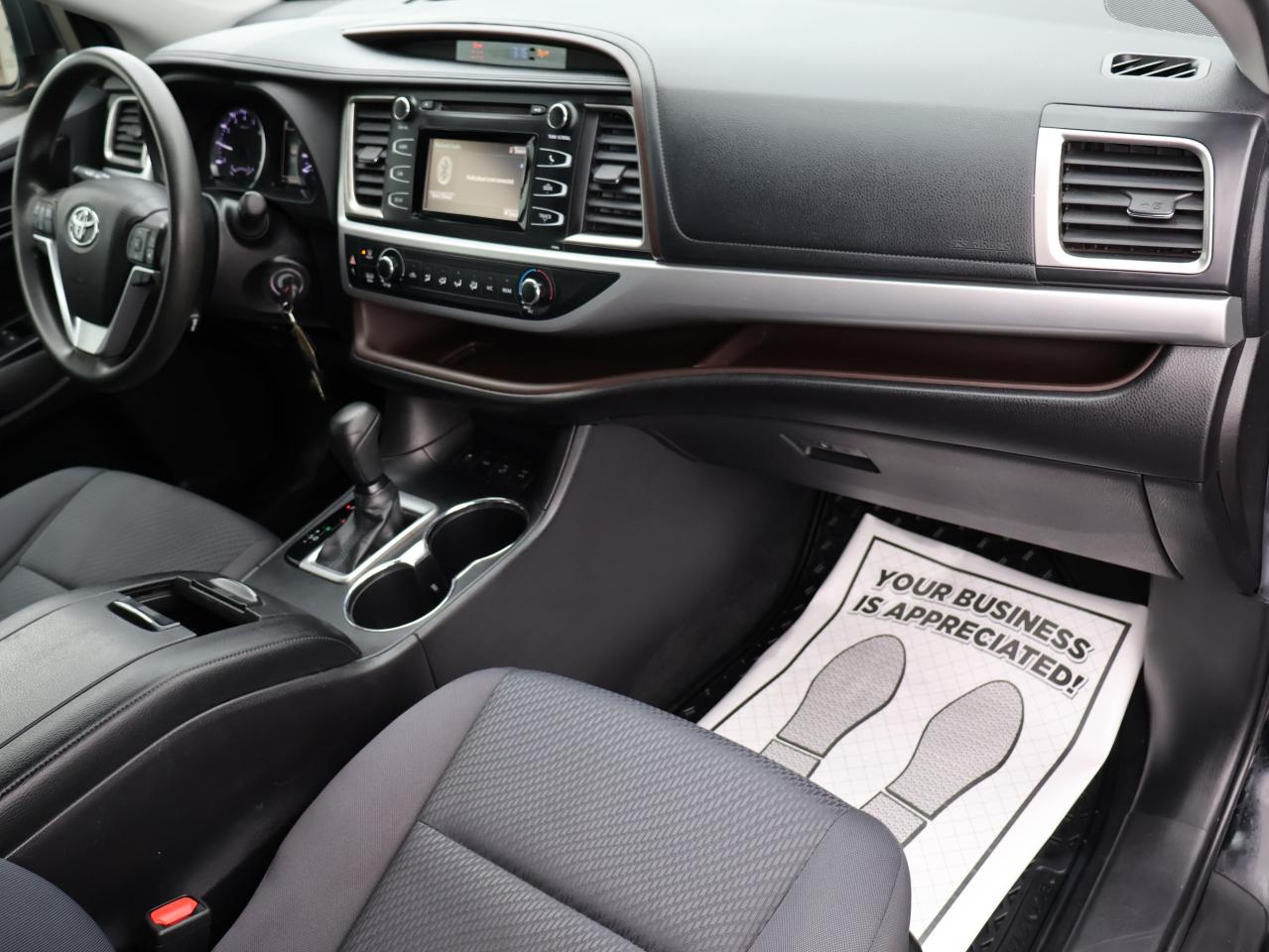 2019 Toyota Highlander LE PLUS AWD CERTIFIED *1 OWNER* CAMERA BLUETOOTH CRUISE ALLOYS Photo