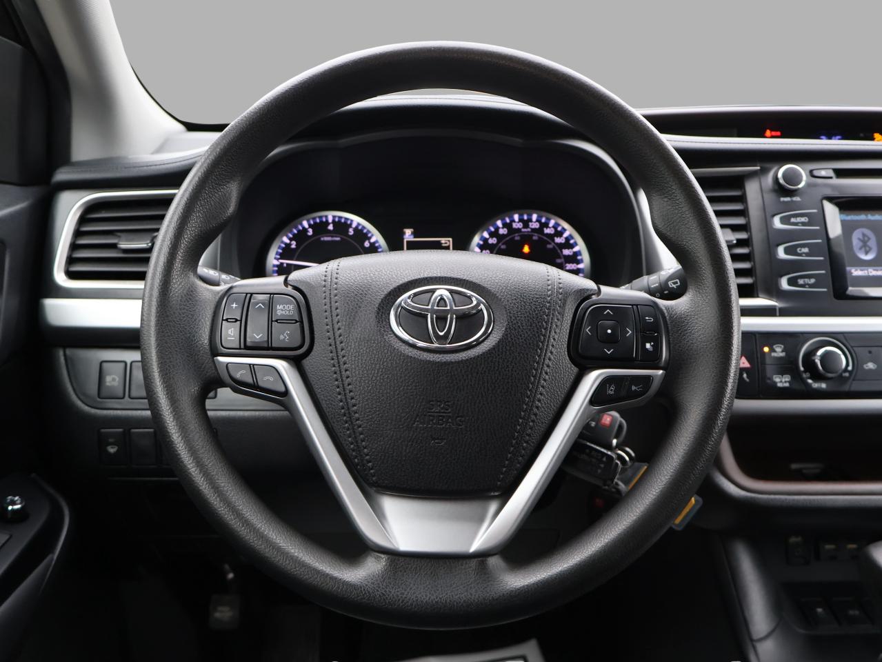 2019 Toyota Highlander LE PLUS AWD CERTIFIED *1 OWNER* CAMERA BLUETOOTH CRUISE ALLOYS Photo