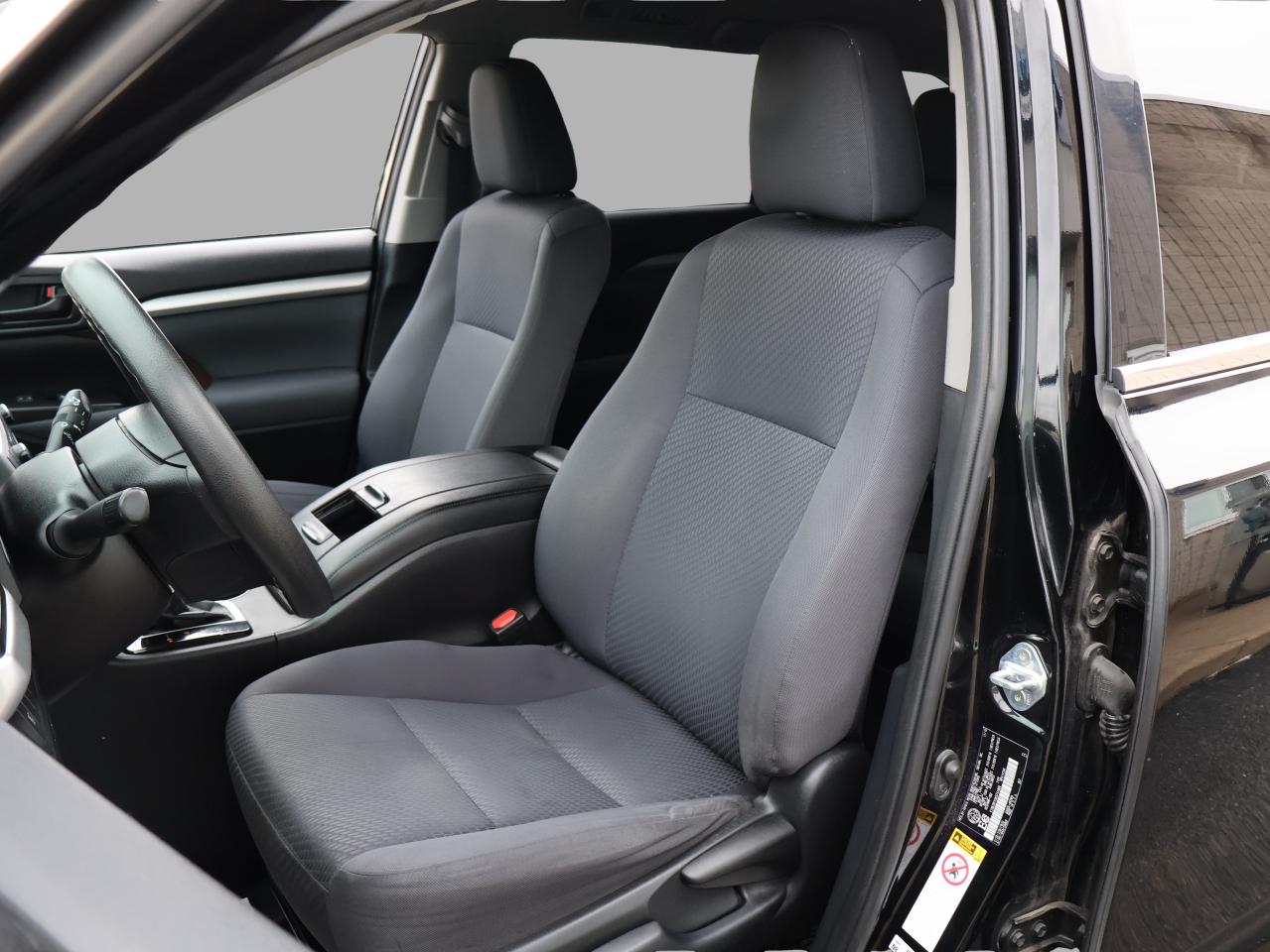 2019 Toyota Highlander LE PLUS AWD CERTIFIED *1 OWNER* CAMERA BLUETOOTH CRUISE ALLOYS Photo