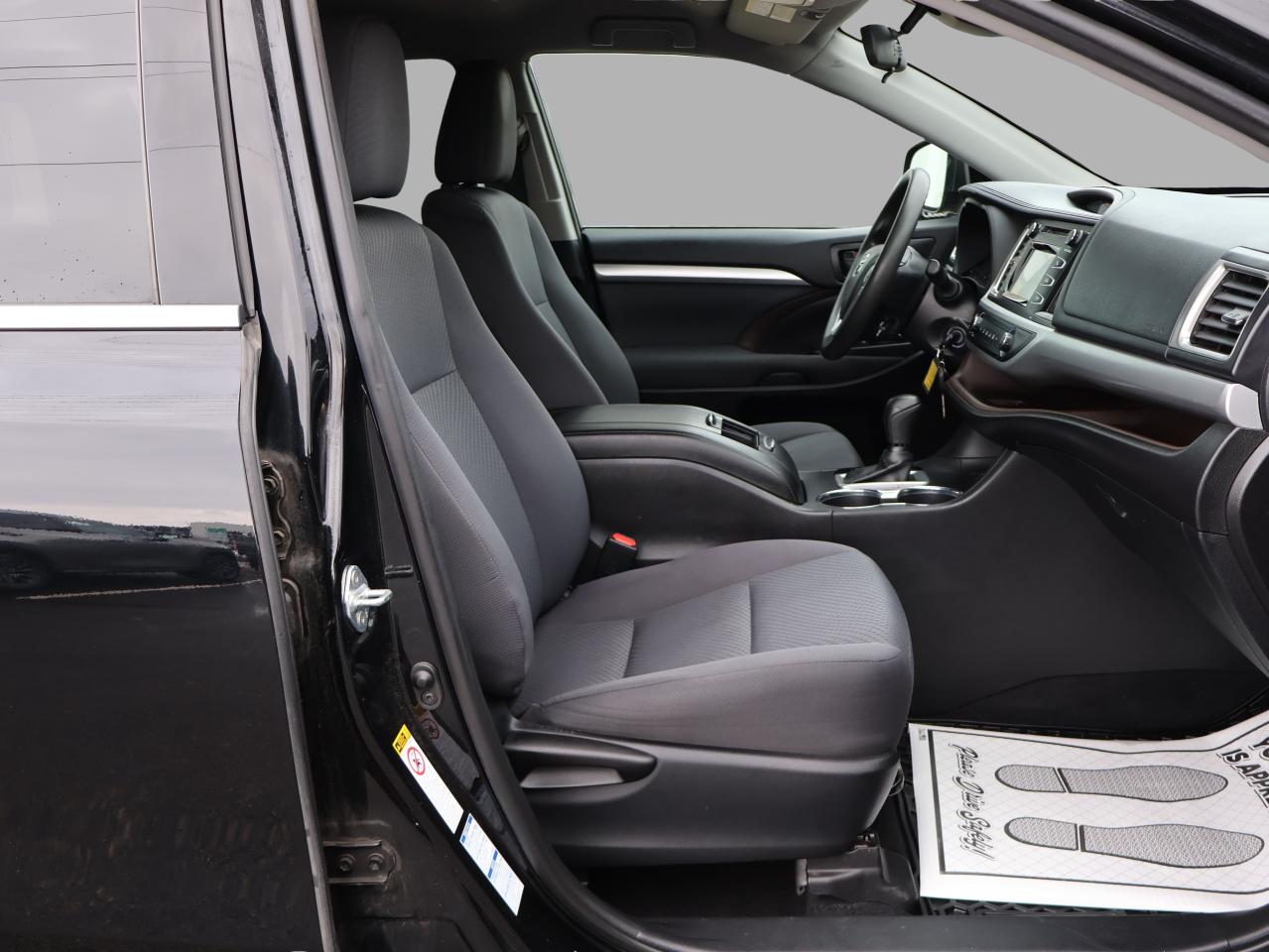 2019 Toyota Highlander LE PLUS AWD CERTIFIED *1 OWNER* CAMERA BLUETOOTH CRUISE ALLOYS Photo