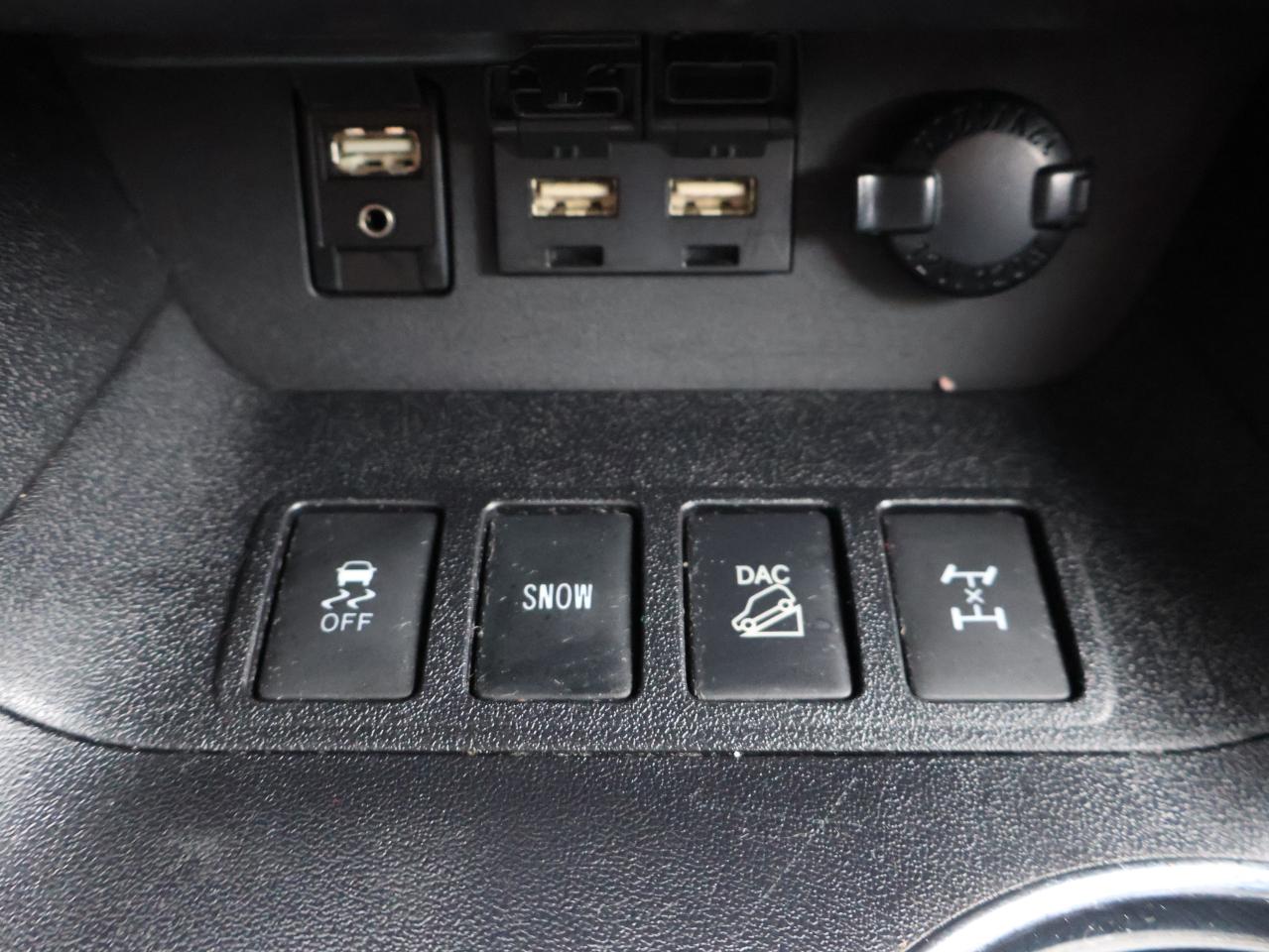 2019 Toyota Highlander LE PLUS AWD CERTIFIED *1 OWNER* CAMERA BLUETOOTH CRUISE ALLOYS Photo