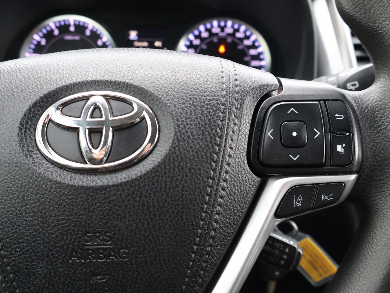 2019 Toyota Highlander LE PLUS AWD CERTIFIED *1 OWNER* CAMERA BLUETOOTH CRUISE ALLOYS Photo