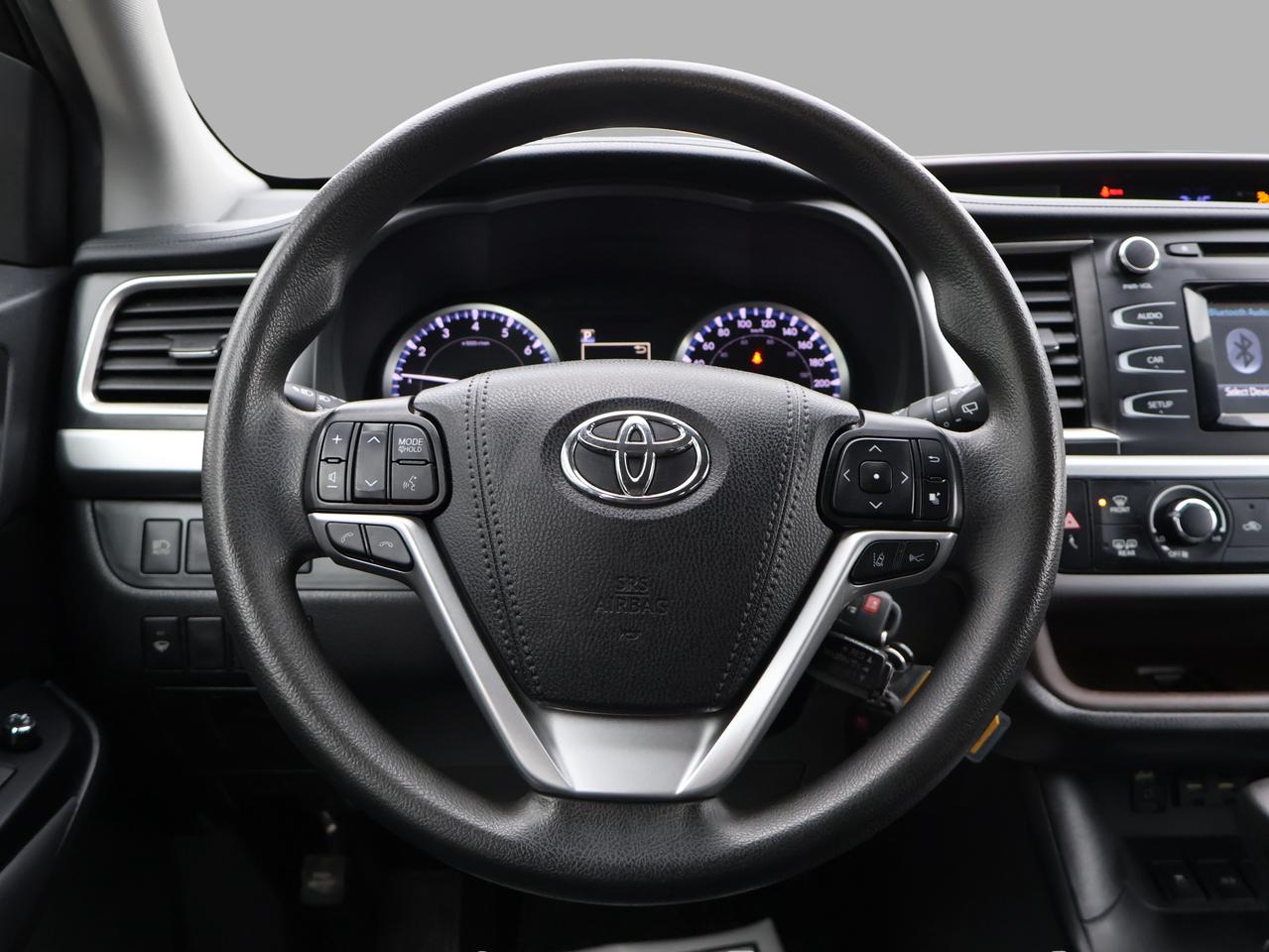 2019 Toyota Highlander LE PLUS AWD CERTIFIED *1 OWNER* CAMERA BLUETOOTH CRUISE ALLOYS Photo