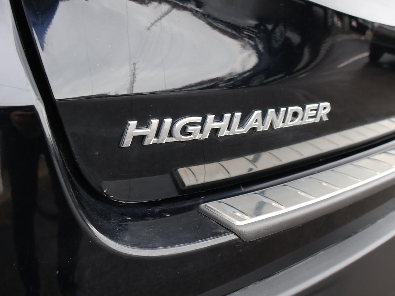 2019 Toyota Highlander LE PLUS AWD CERTIFIED *1 OWNER* CAMERA BLUETOOTH CRUISE ALLOYS Photo