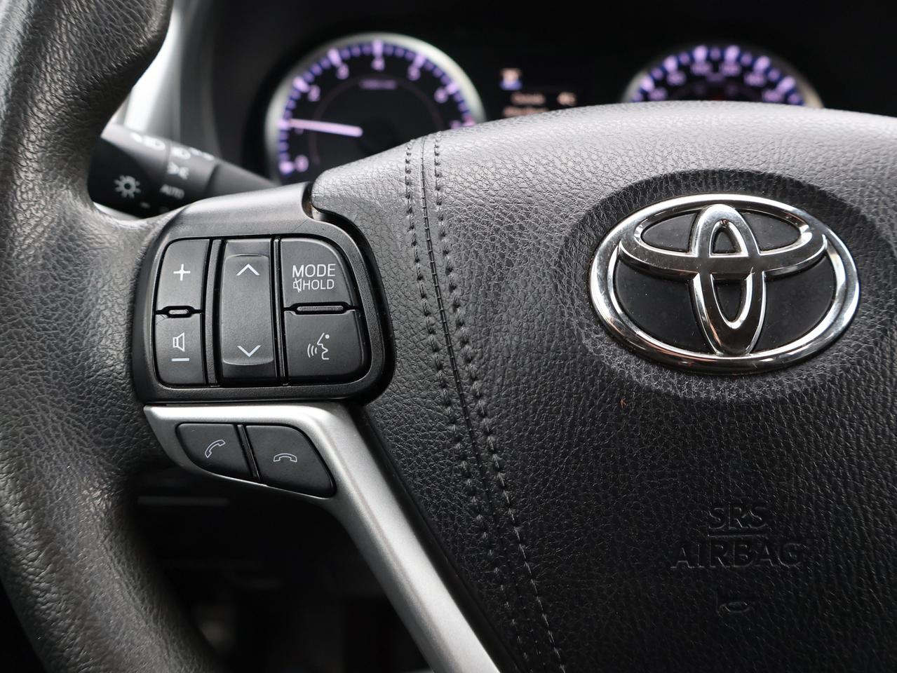 2019 Toyota Highlander LE PLUS AWD CERTIFIED *1 OWNER* CAMERA BLUETOOTH CRUISE ALLOYS Photo