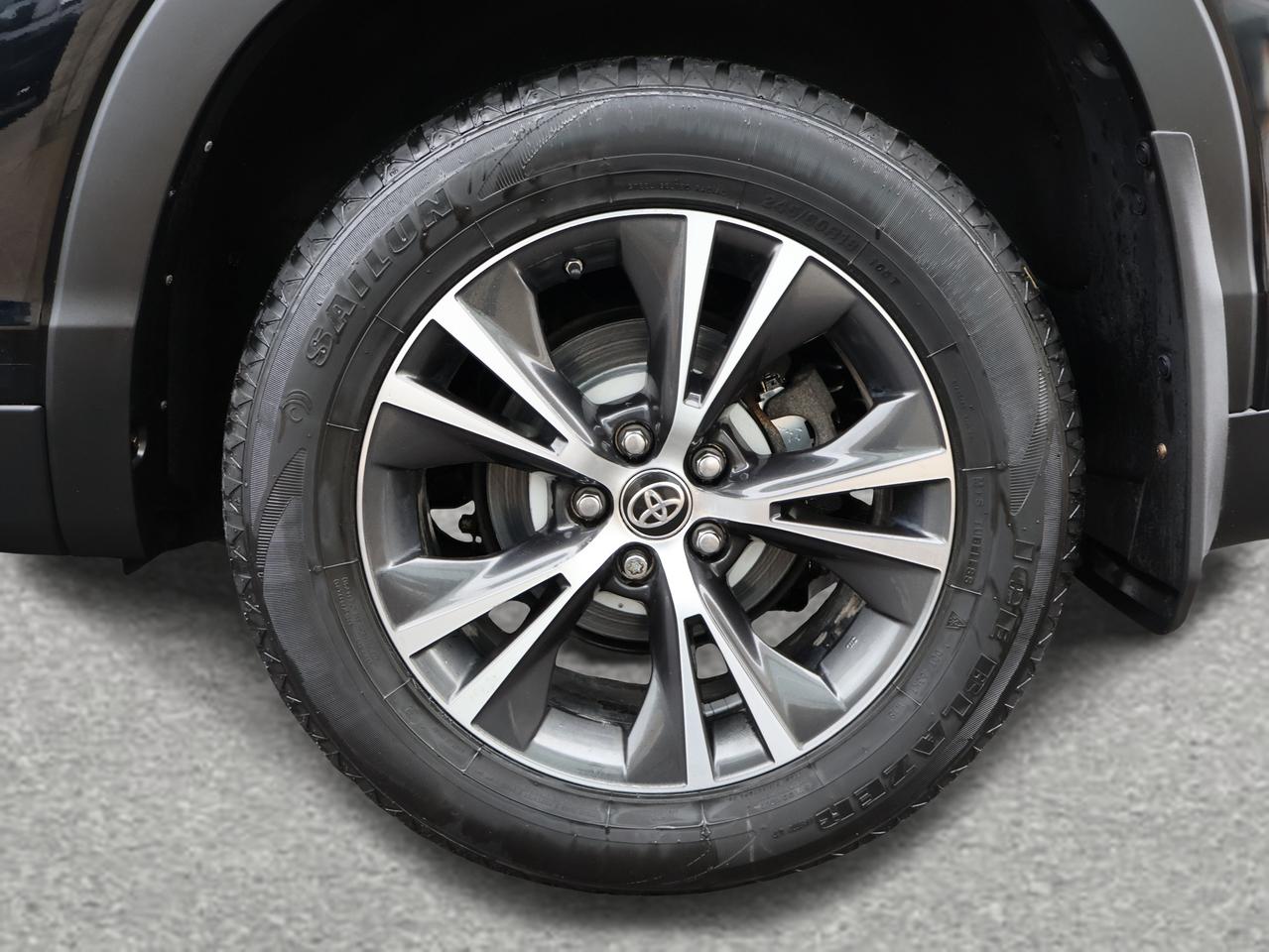 2019 Toyota Highlander LE PLUS AWD CERTIFIED *1 OWNER* CAMERA BLUETOOTH CRUISE ALLOYS Photo