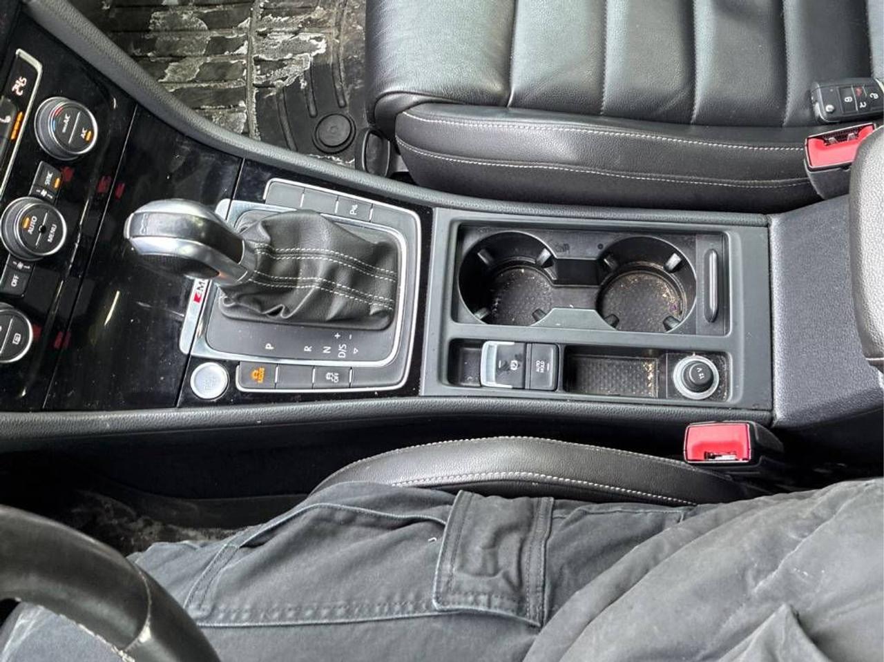 2016 Volkswagen Golf R GOLF R!!! AWD, DSG, FENDER AUDIO, HEATED SEATS!! Photo21