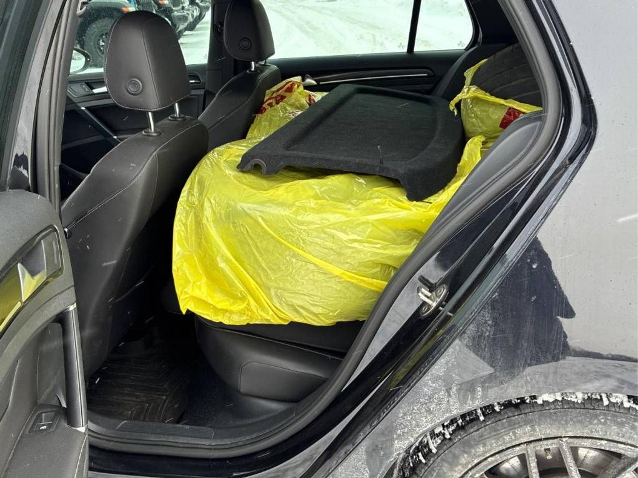 2016 Volkswagen Golf R GOLF R!!! AWD, DSG, FENDER AUDIO, HEATED SEATS!! Photo23