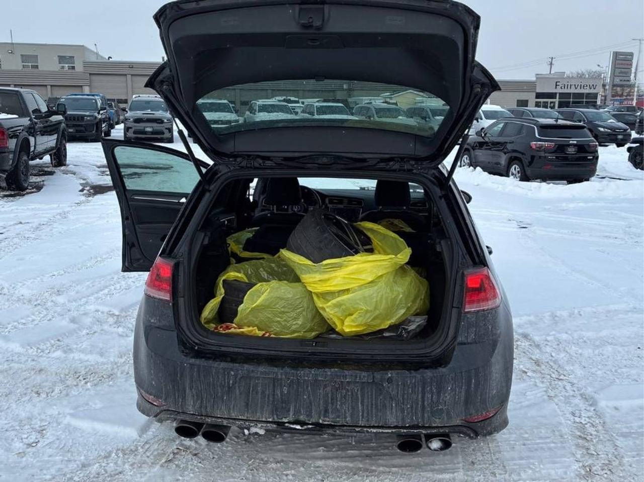 2016 Volkswagen Golf R GOLF R!!! AWD, DSG, FENDER AUDIO, HEATED SEATS!! Photo24