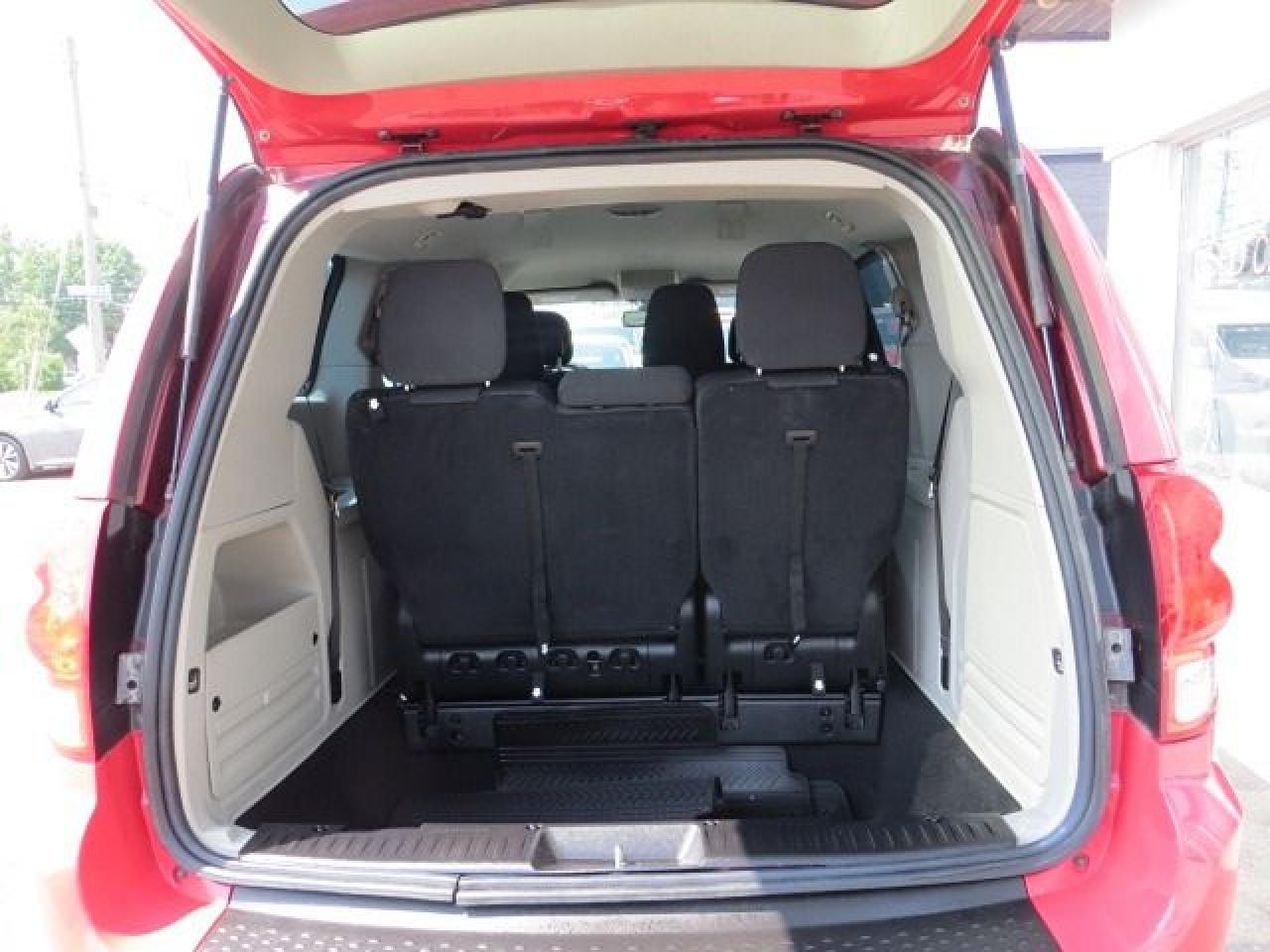 2016 Dodge Grand Caravan CERTIFIED, ONLY 63,000KM, 7 PASS, CLEAN CARFAX Photo