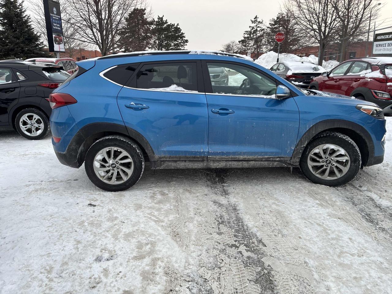 2016 Hyundai Tucson Luxury AWD, LEATHER, SUNROOF, HEATED SEATS & WHEEL Photo7