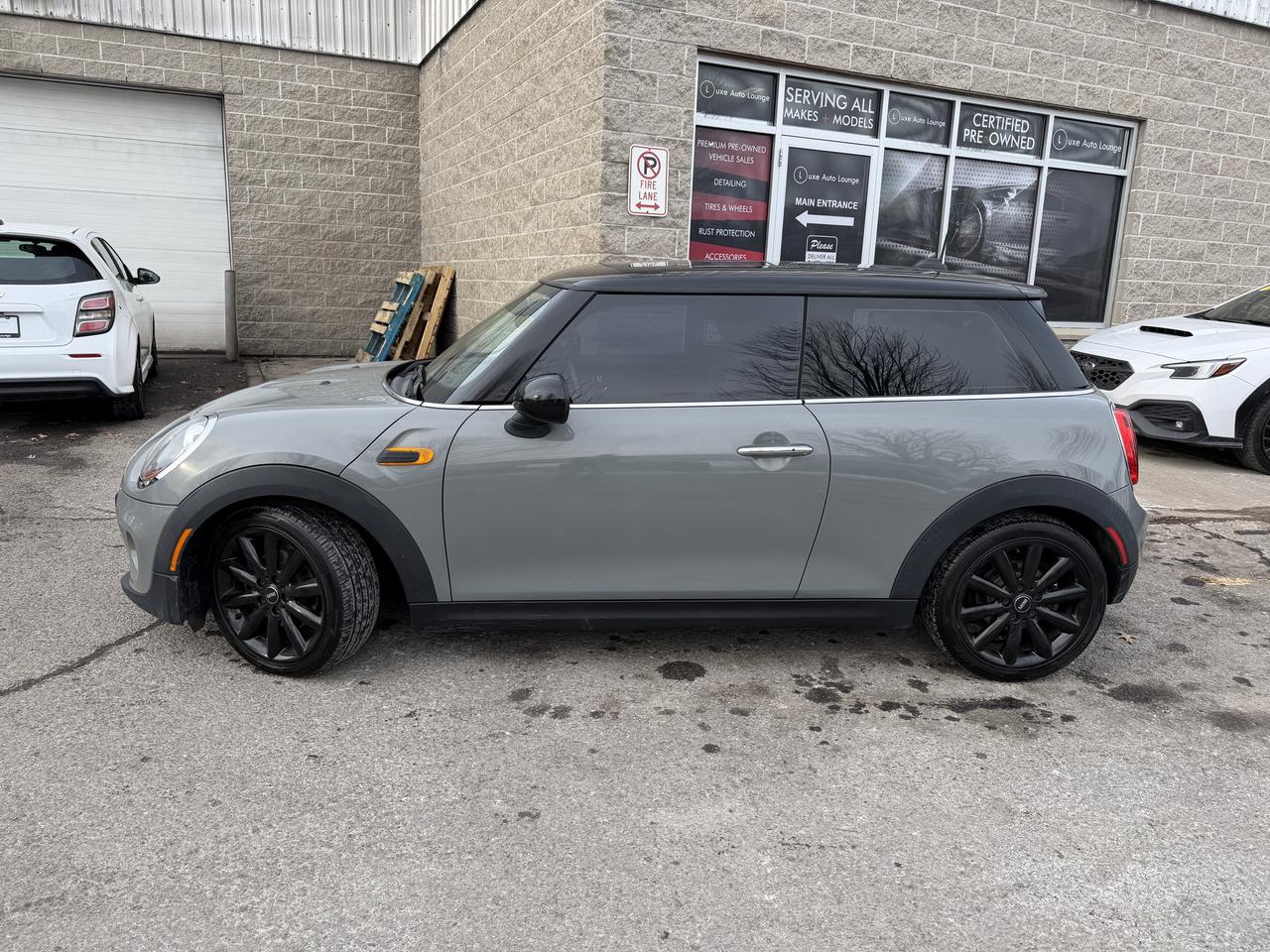 2016 MINI Cooper LOW KM!! 6SPD, HARMAN KARDON STEREO, SUNROOF!! Photo3
