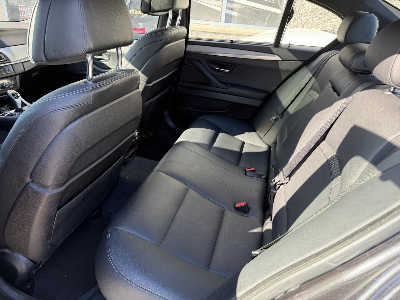 2014 BMW 5 Series 550i xDrive V8, SUPER CLEAN, LEATHER, NAVIGATION Photo41