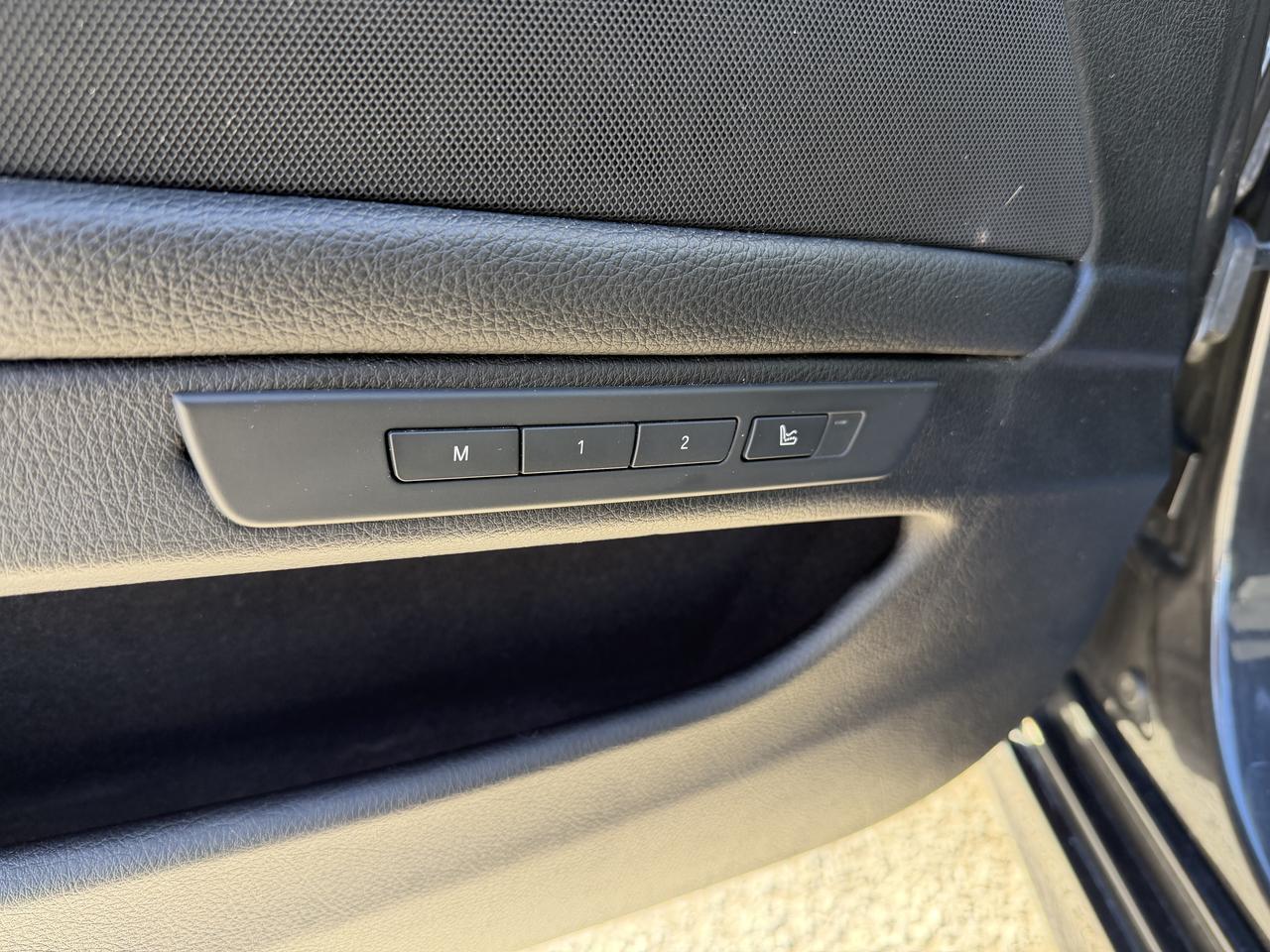 2014 BMW 5 Series 550i xDrive V8, SUPER CLEAN, LEATHER, NAVIGATION Photo70