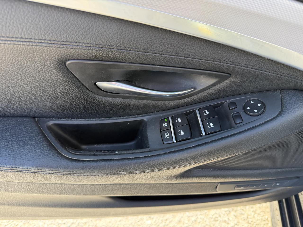 2014 BMW 5 Series 550i xDrive V8, SUPER CLEAN, LEATHER, NAVIGATION Photo19