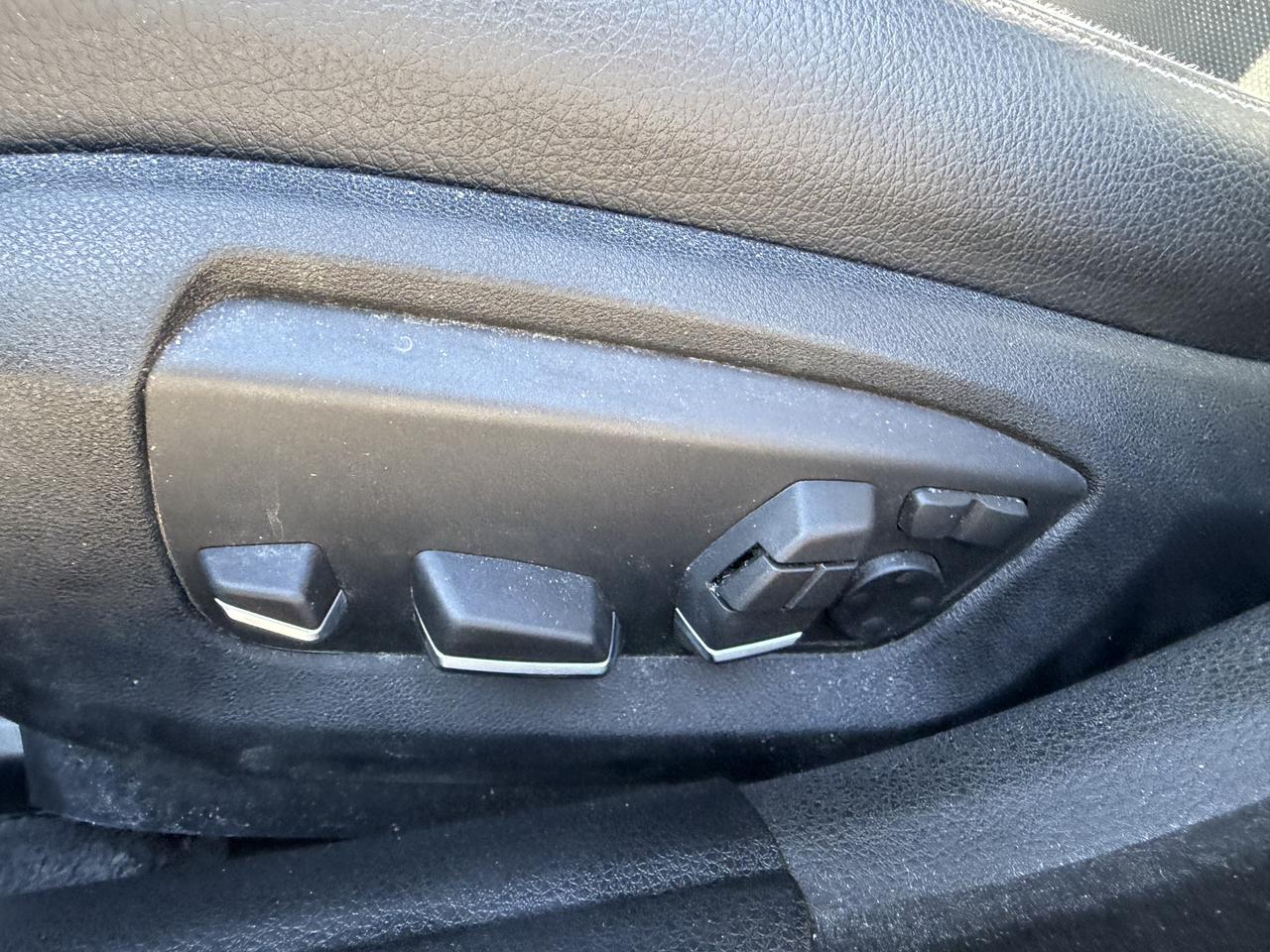 2014 BMW 5 Series 550i xDrive V8, SUPER CLEAN, LEATHER, NAVIGATION Photo22