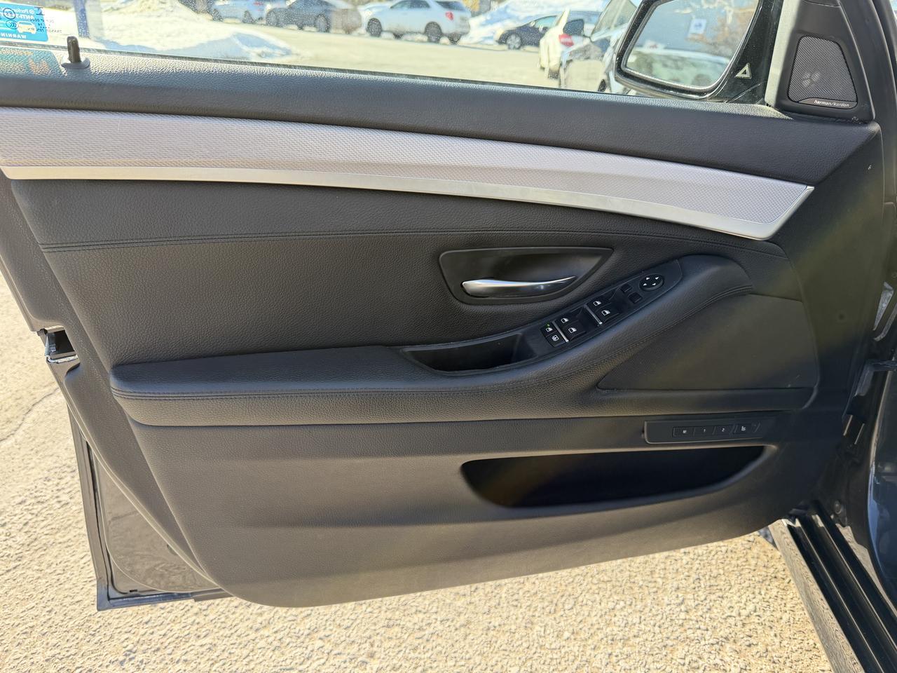 2014 BMW 5 Series 550i xDrive V8, SUPER CLEAN, LEATHER, NAVIGATION Photo67