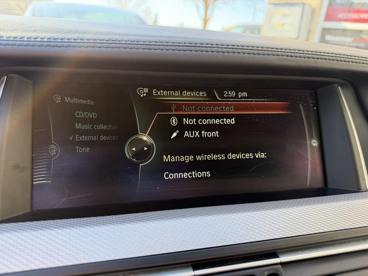 2014 BMW 5 Series 550i xDrive V8, SUPER CLEAN, LEATHER, NAVIGATION Photo32