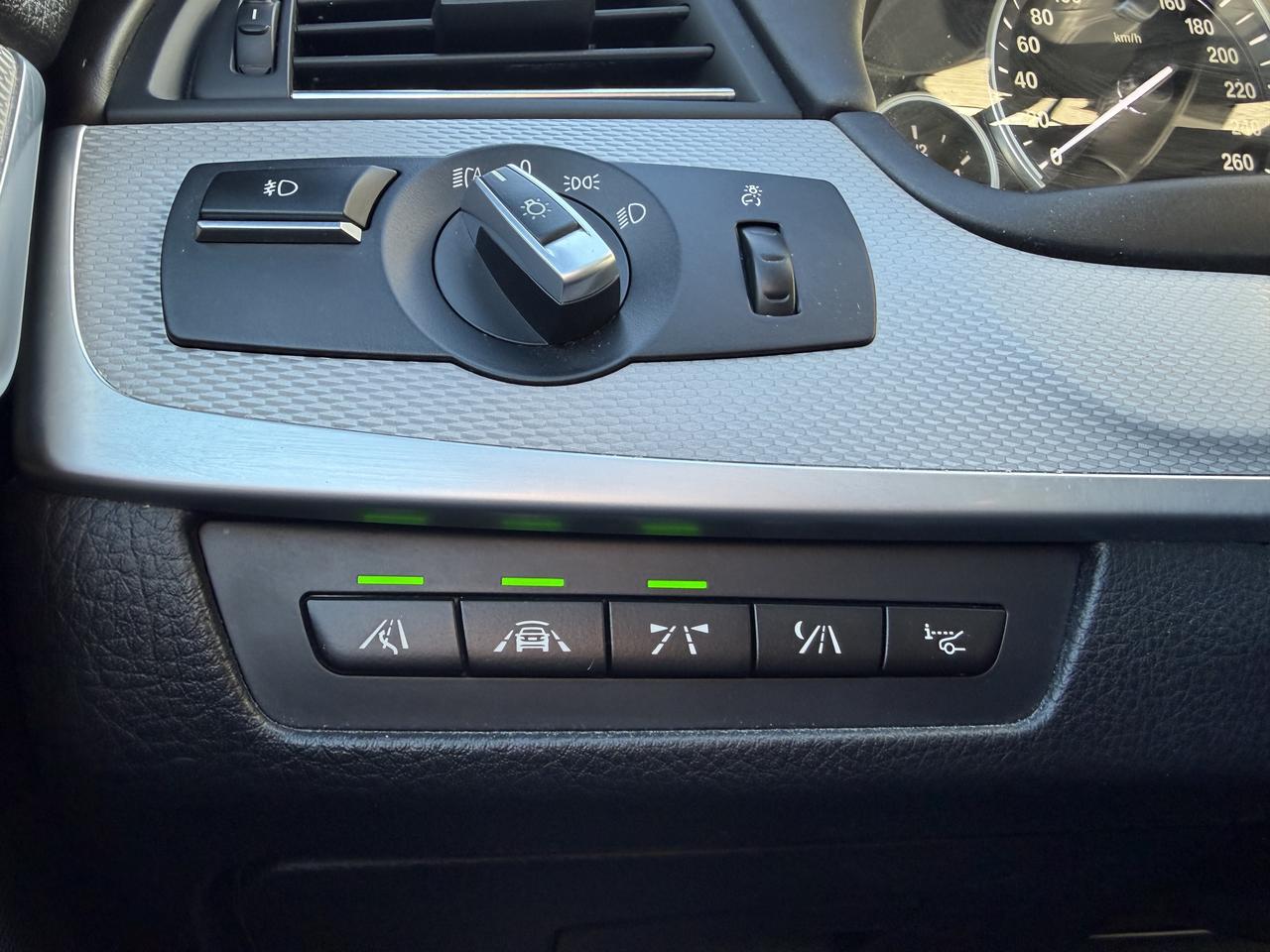 2014 BMW 5 Series 550i xDrive V8, SUPER CLEAN, LEATHER, NAVIGATION Photo24